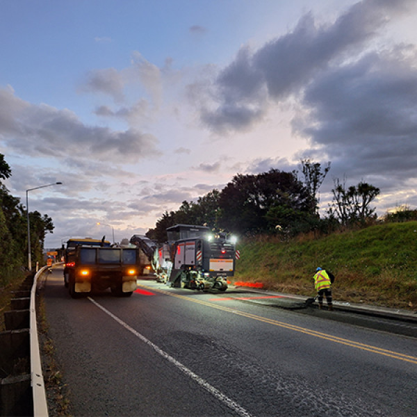 Road resurfacing works along State Highway 1 in Kamo